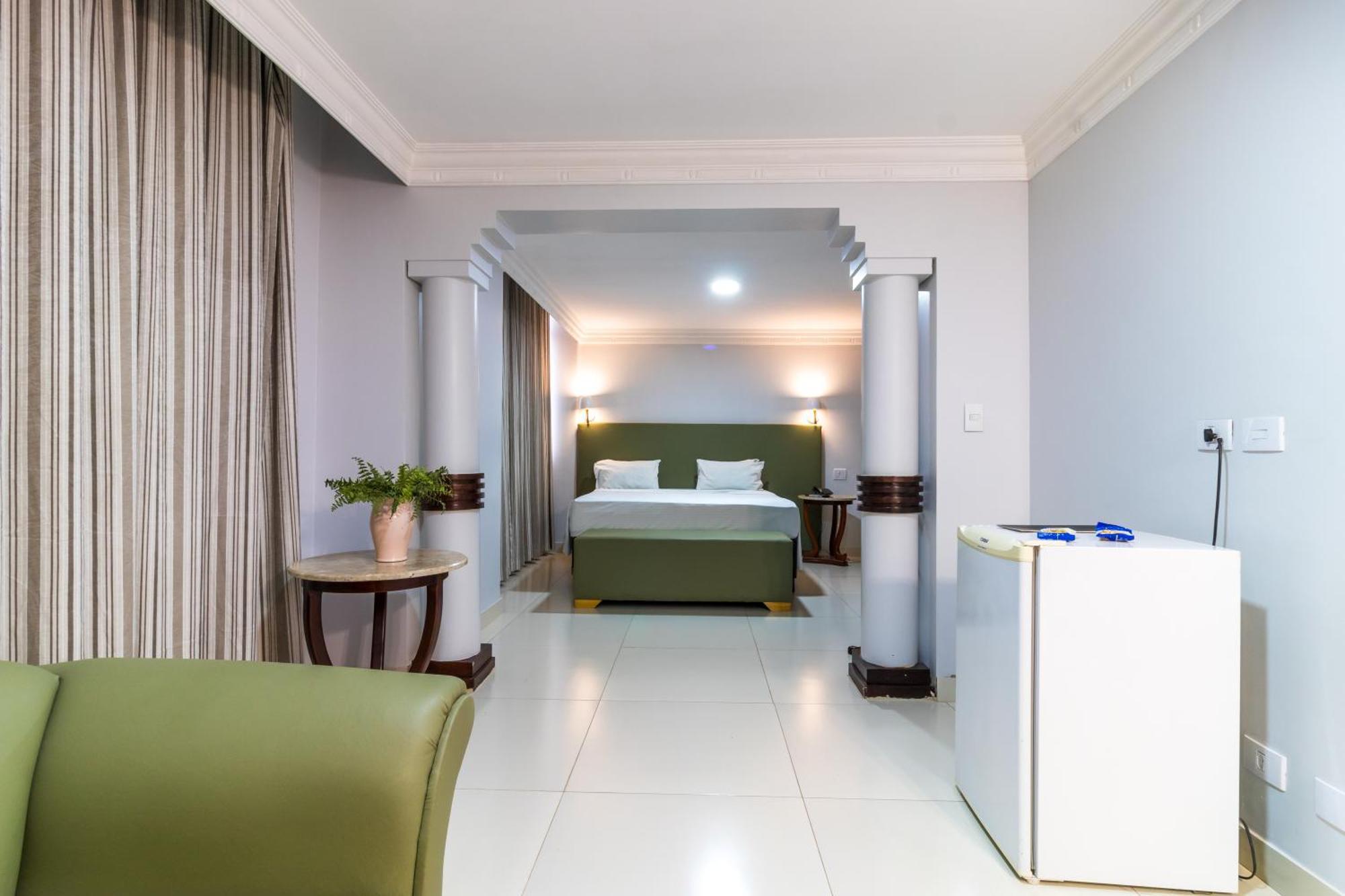 Umuarama Plaza Hotel By Castelo Itaipava Goiânia Exterior photo